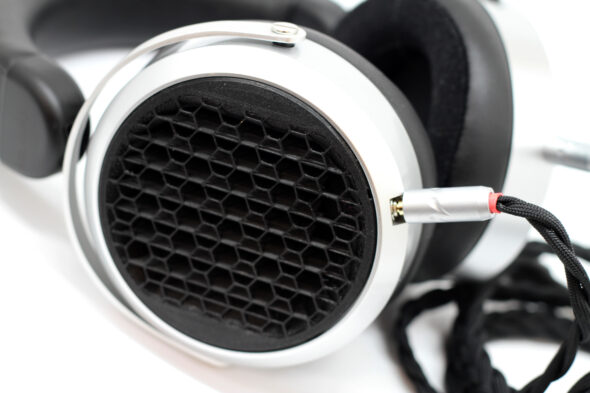 Modified HiFiMan HE400 SE with super-grills